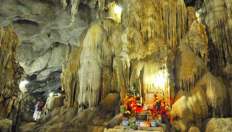 động Sơn Mộc Hương